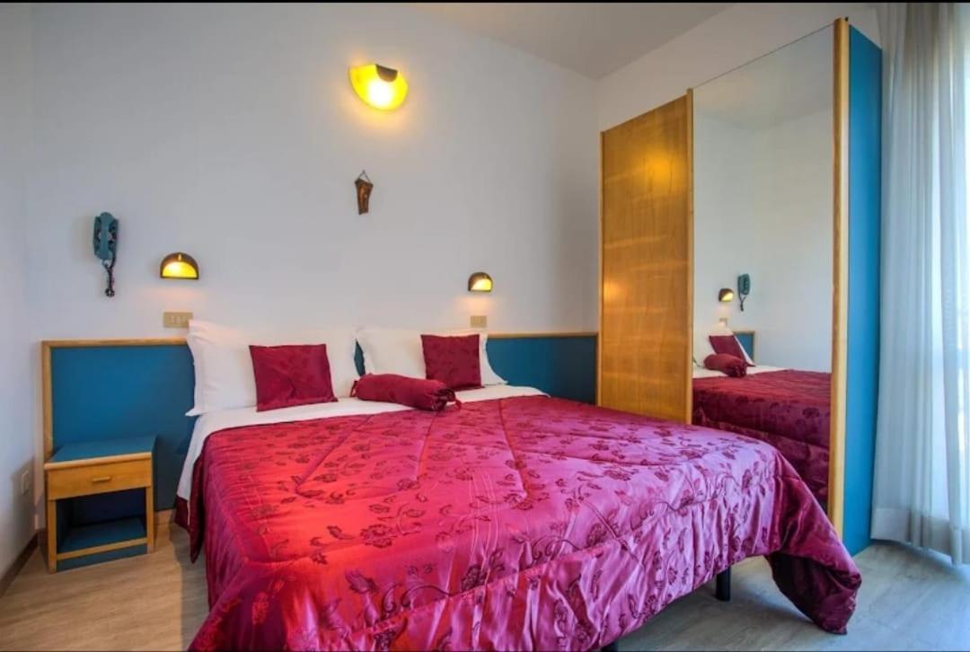 Hotel Sabbia D'Oro ริมินี ภายนอก รูปภาพ