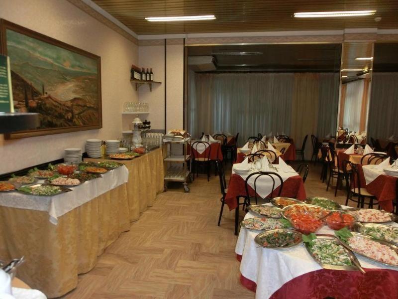 Hotel Sabbia D'Oro ริมินี ภายนอก รูปภาพ